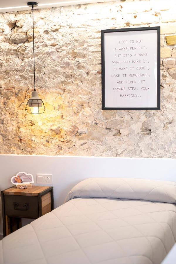 Apartamentos Bocairenthomes, En Pleno Centro De Bocairent, Con Pequena Piscina Y Parking Privado Bagian luar foto